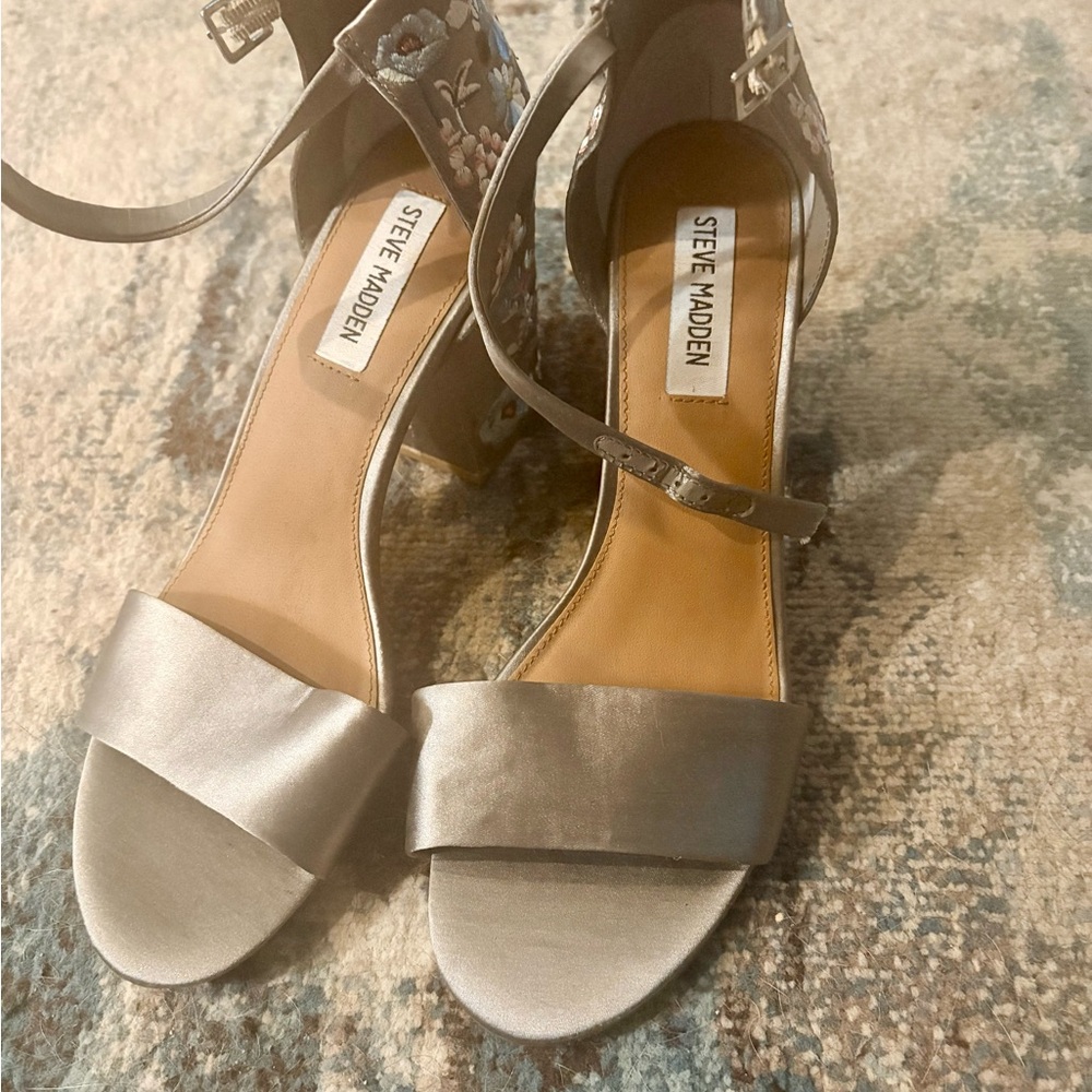 Steve Madden Metallic Silver Heels